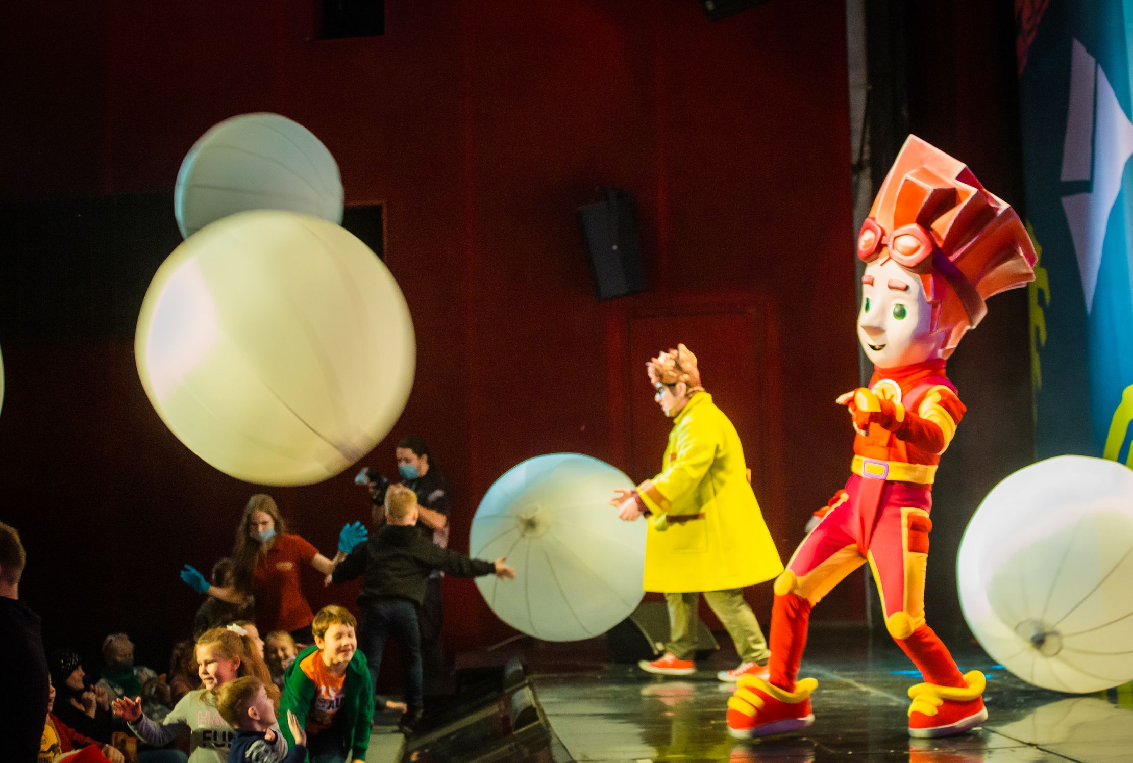 ФиксиШоу: Разбуди Деда Мороза – афиша