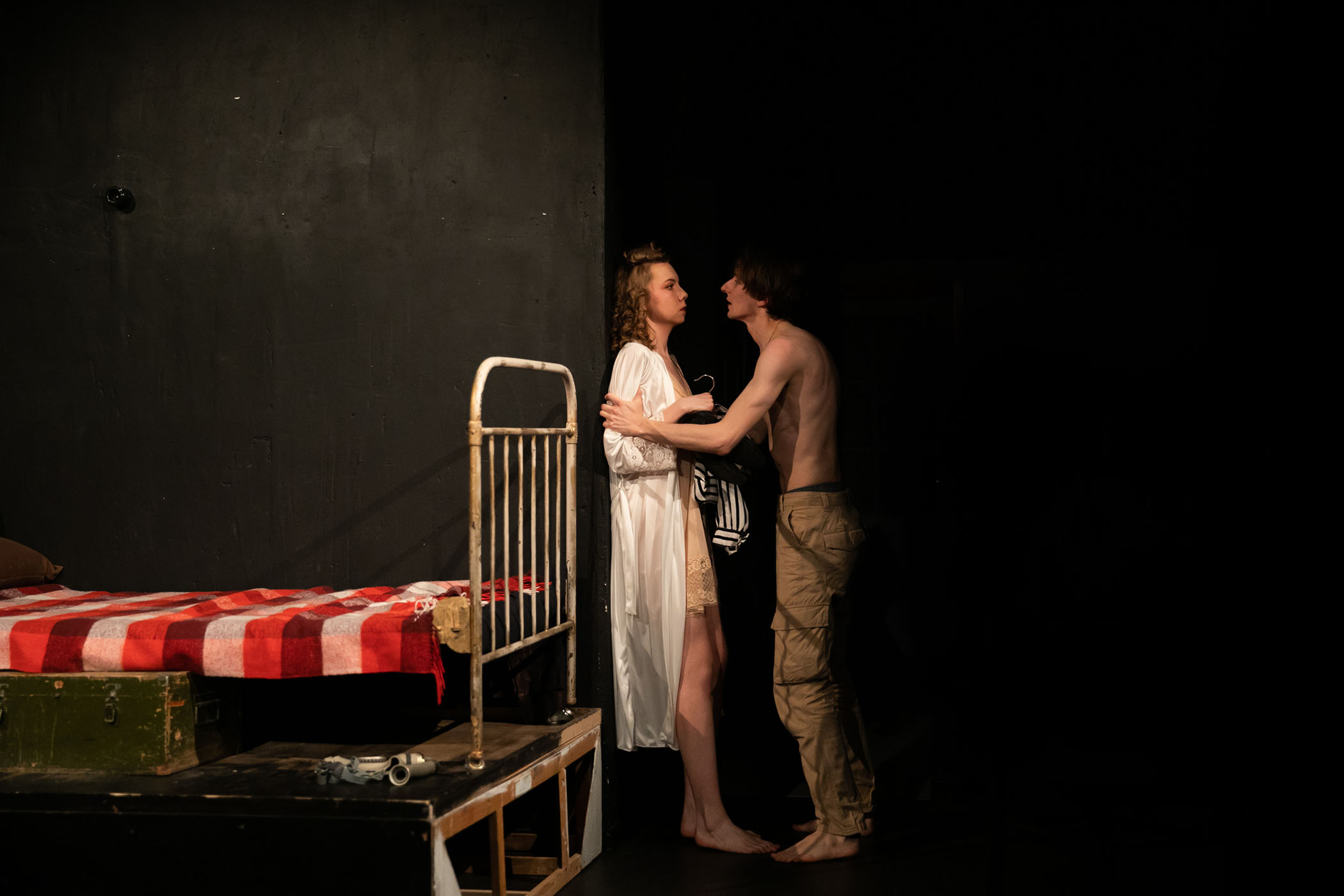 С любовью и всякой мерзостью – афиша