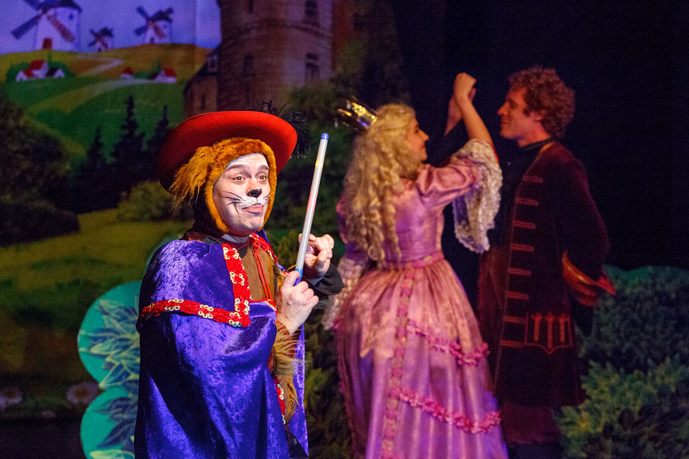 Кот в сапогах – афиша