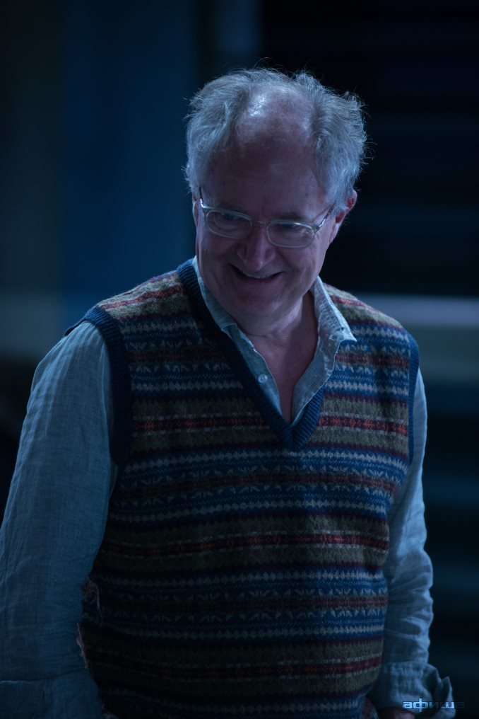 Джим Бродбент – фото