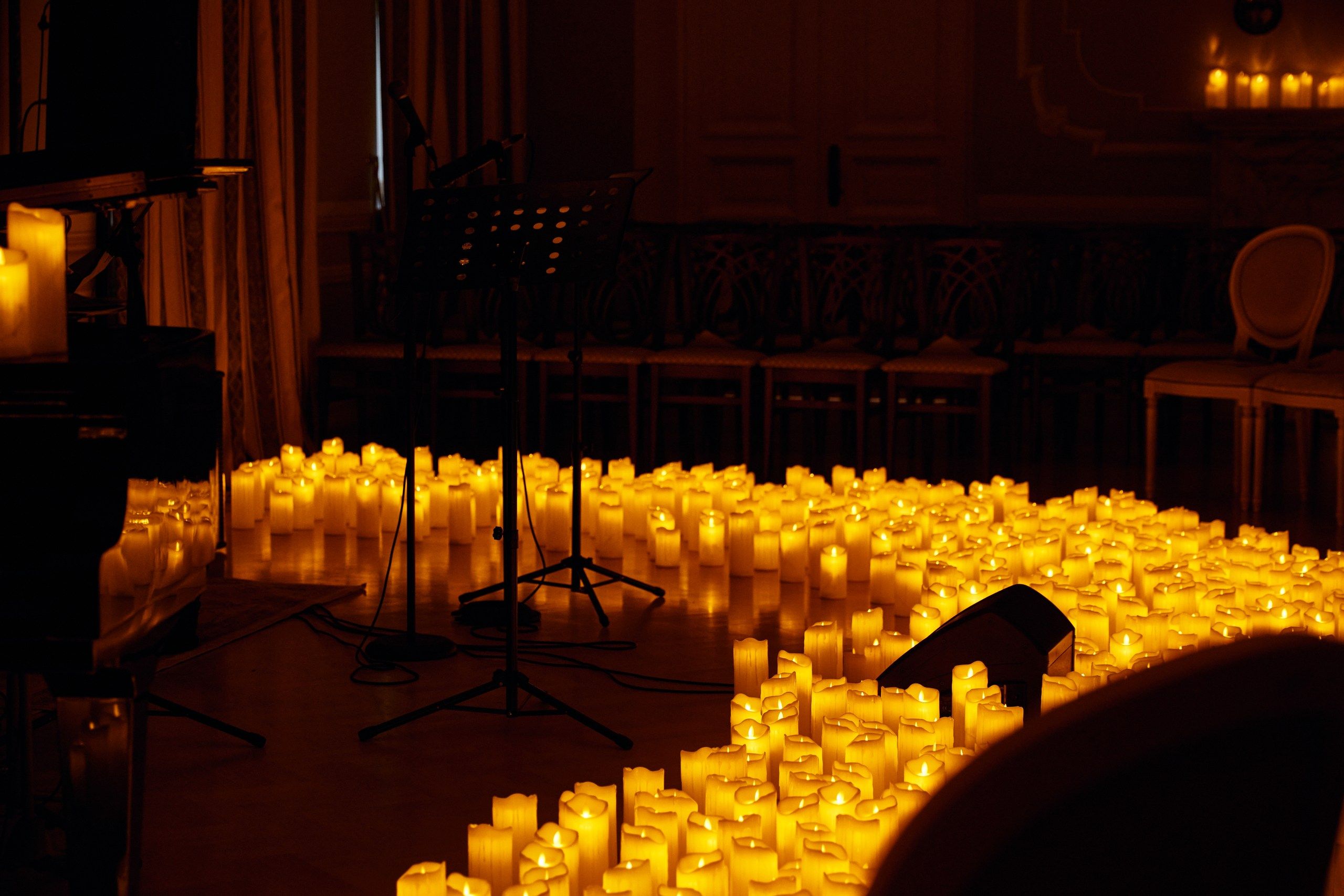 Музыка в Усадьбе: Летний джаз в сиянии тысячи свечей – афиша