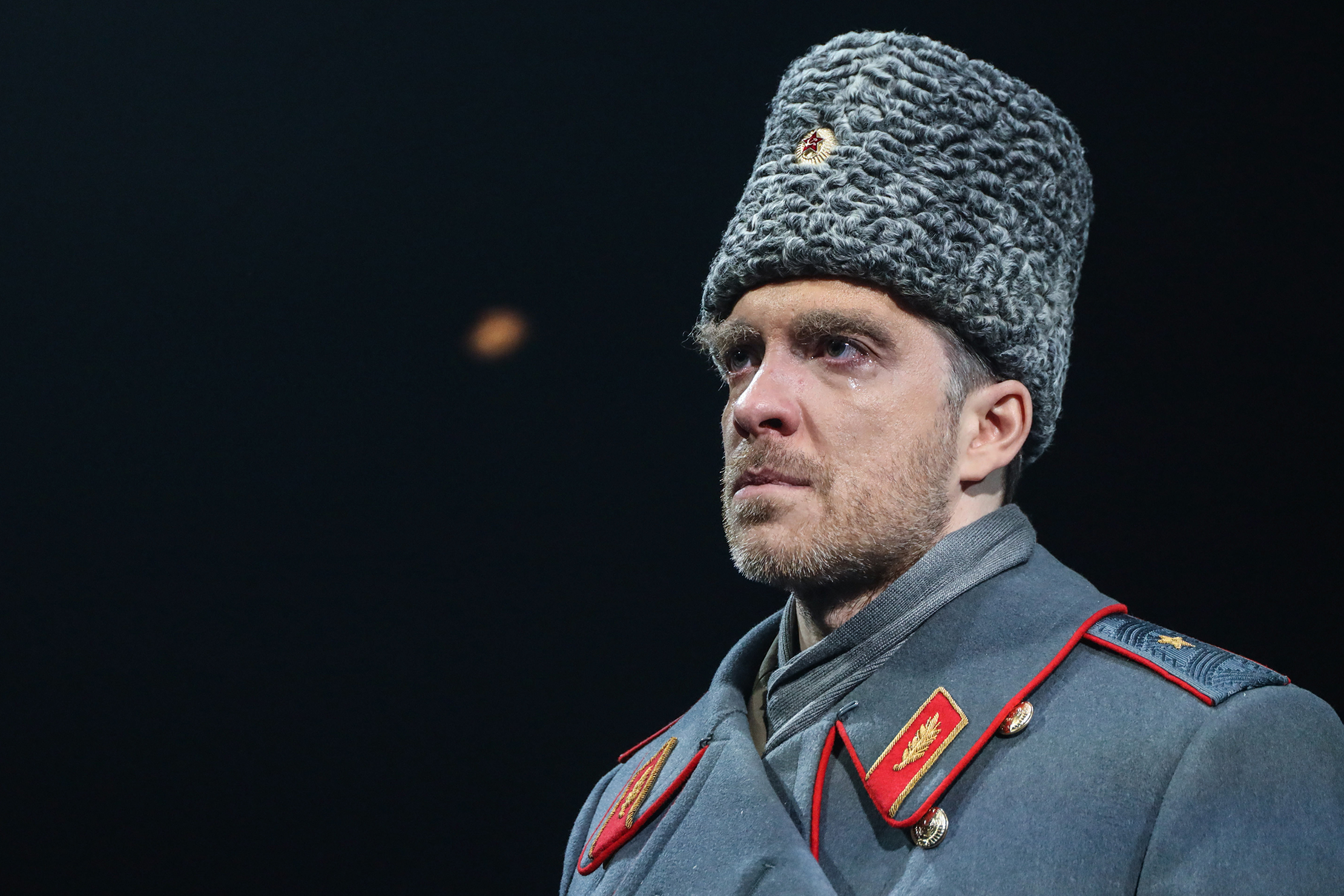 Генерал и его семья – афиша