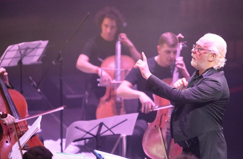 Абсолютный хит – афиша