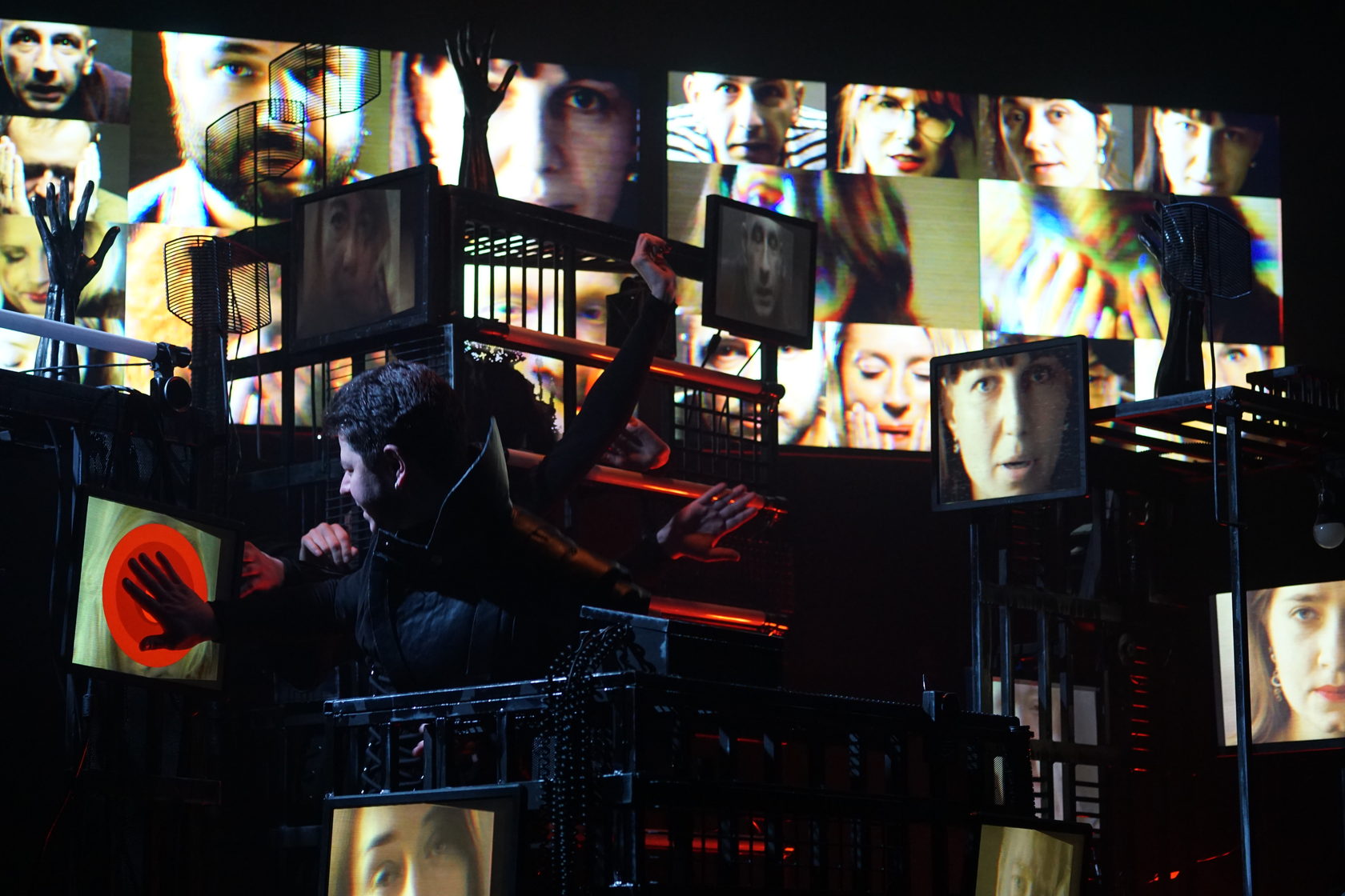 Гадкие лебеди – афиша