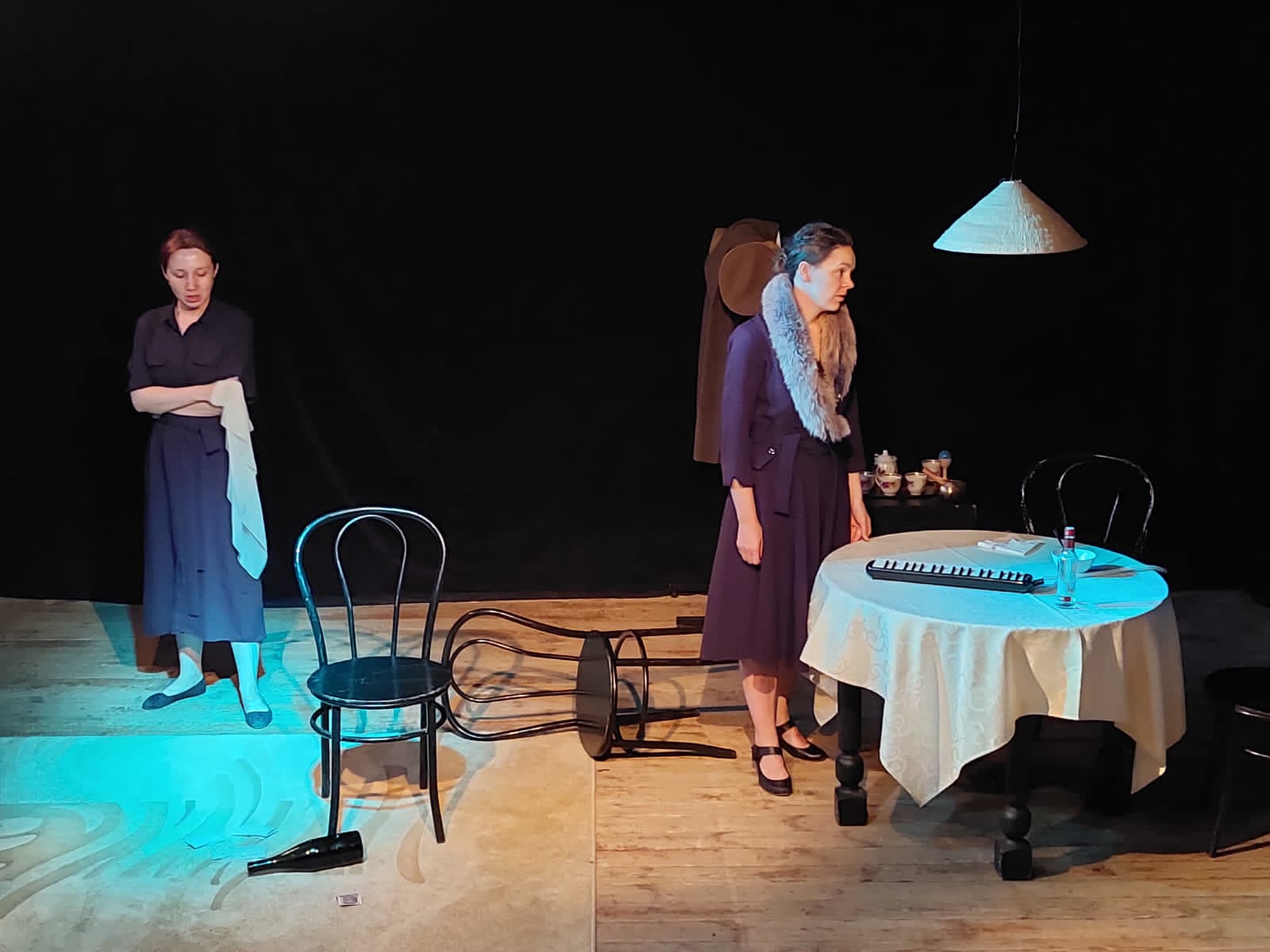 Белый цветок – афиша