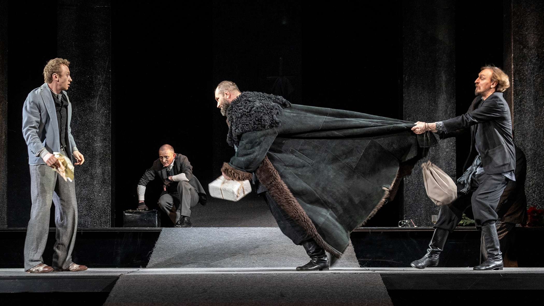 Идиот – афиша