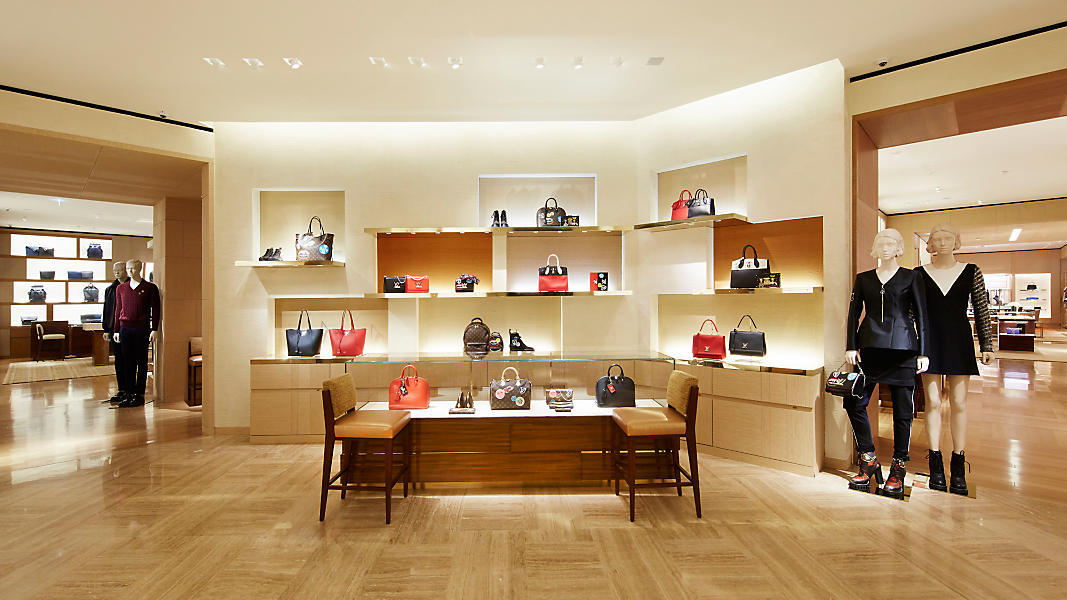 Louis Vuitton – афиша