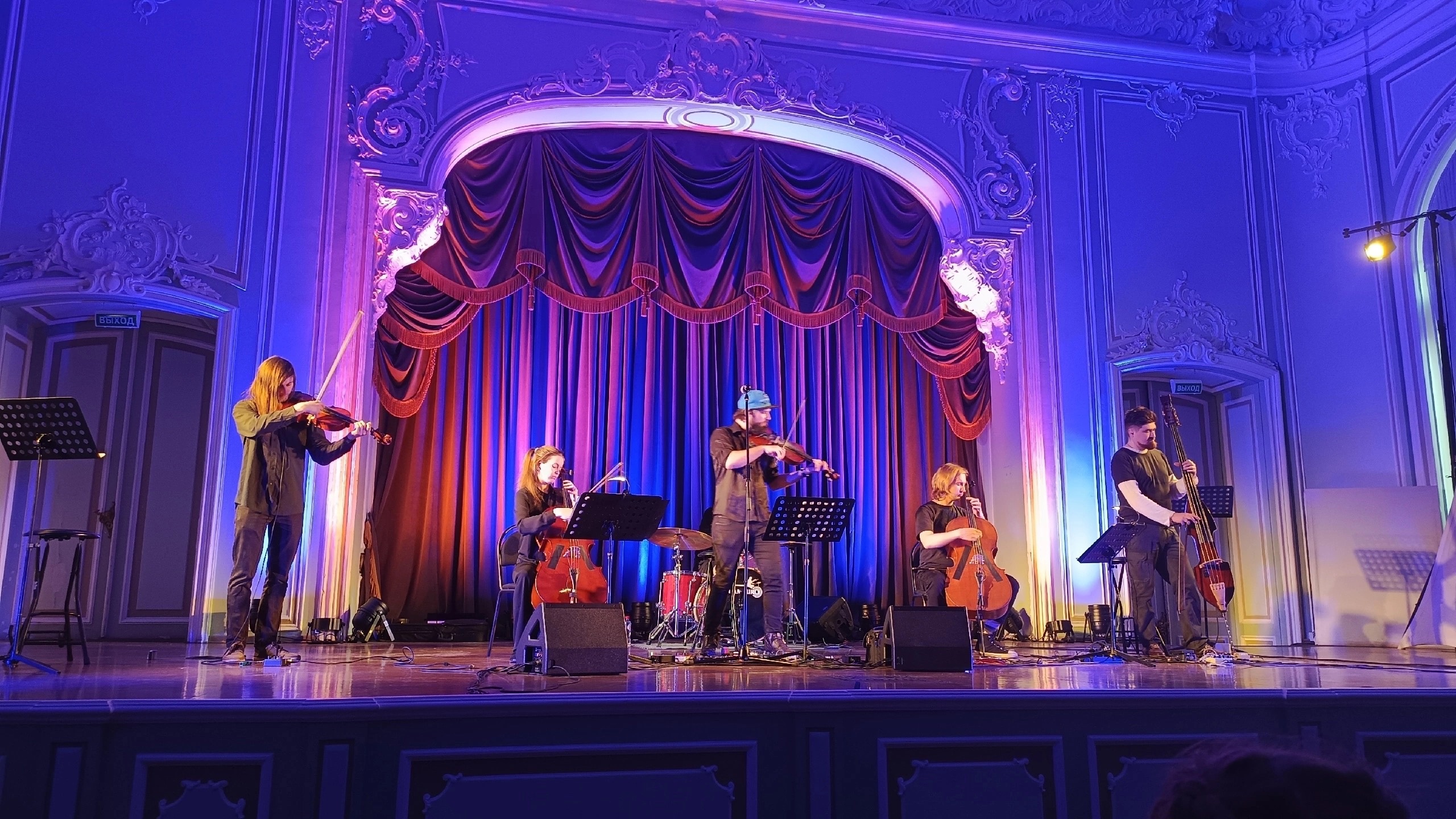 Рок-хиты на виолончелях – афиша