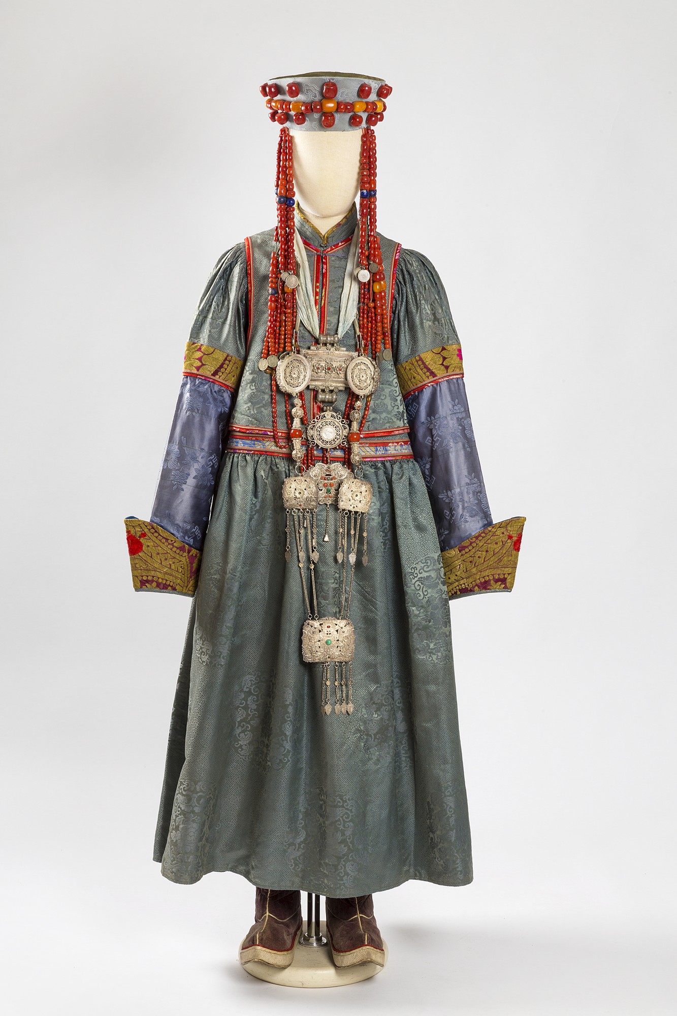 Свадебный наряд народов Евразии – афиша