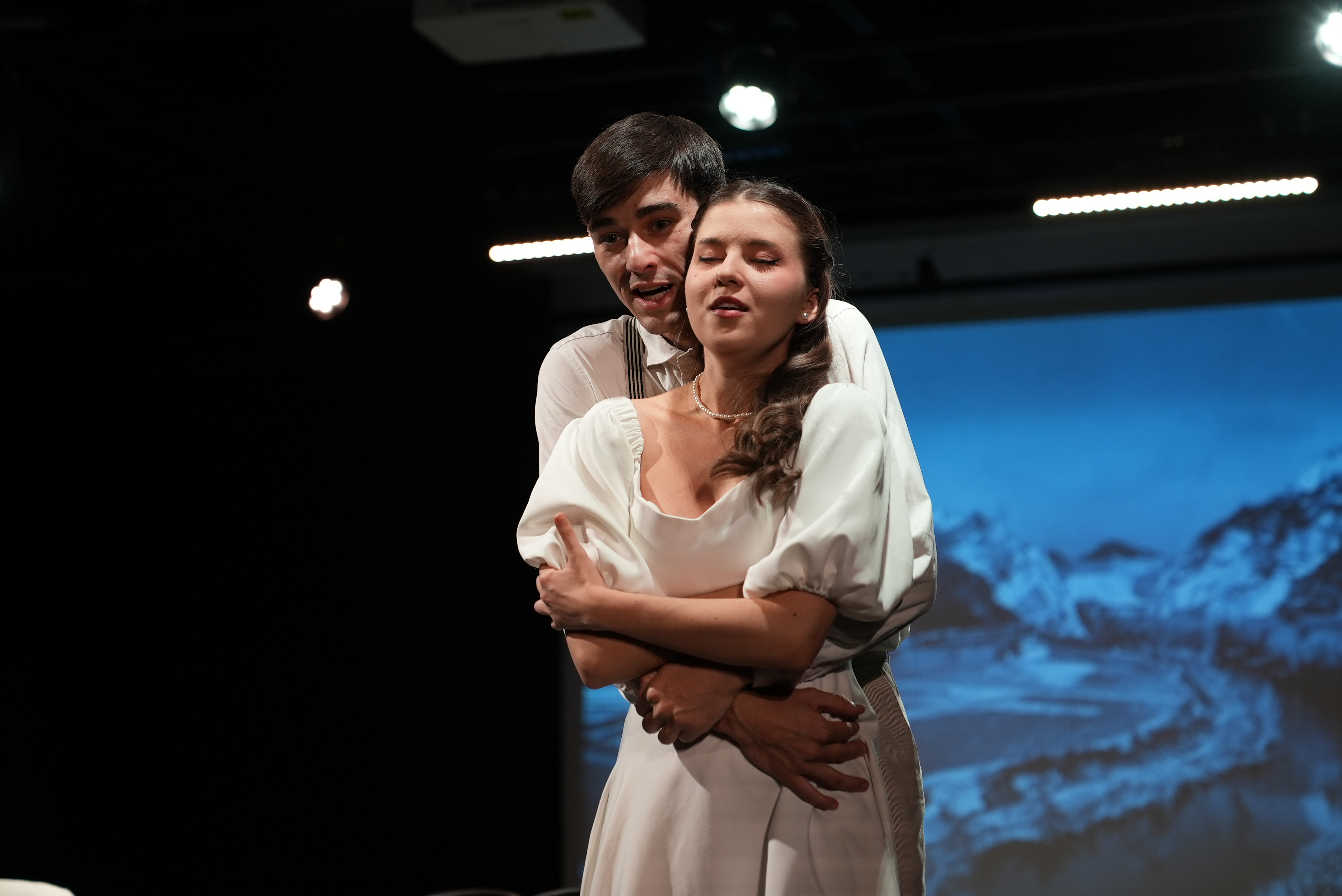 Ю энд Ми – афиша