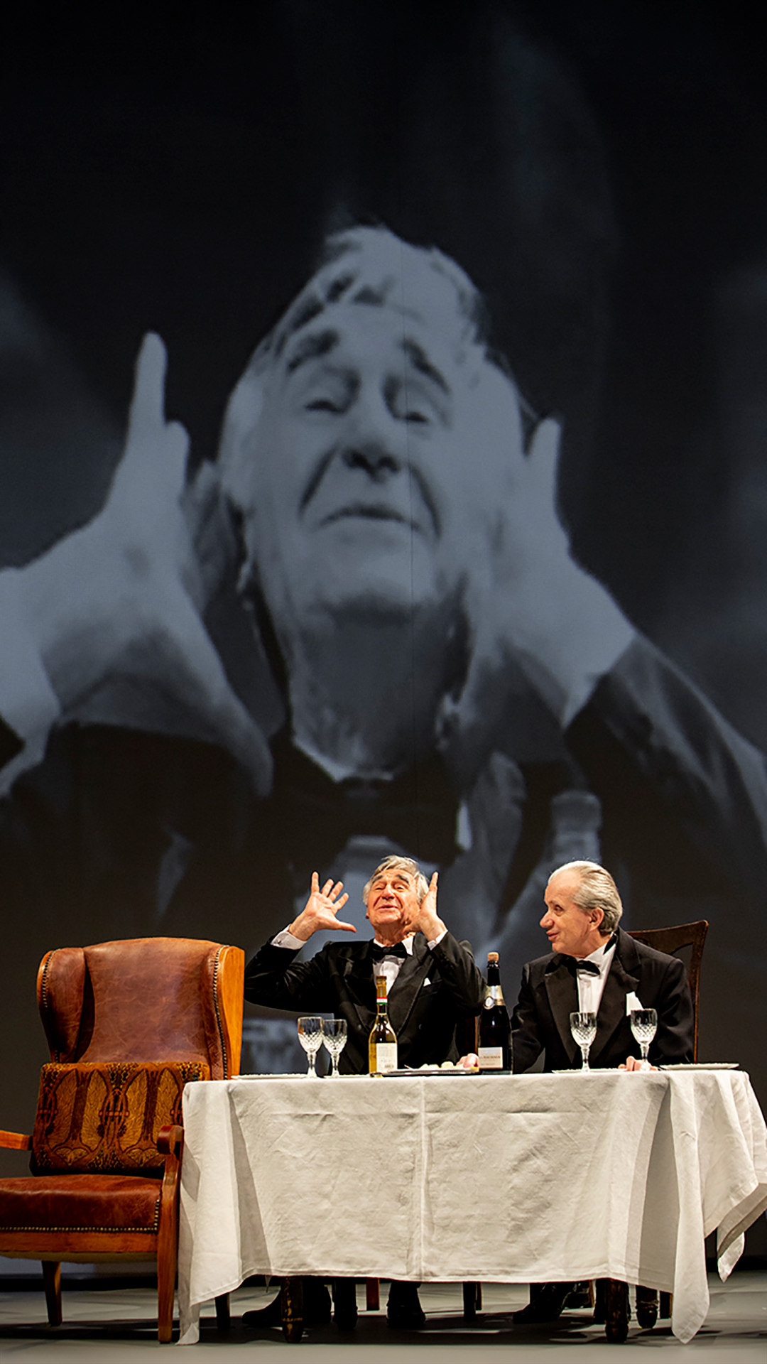 Соло для часов с боем – афиша