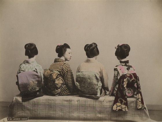 Ассоциации. Хайку&хокку и японская фотография 1880-х из коллекции МАММ – афиша