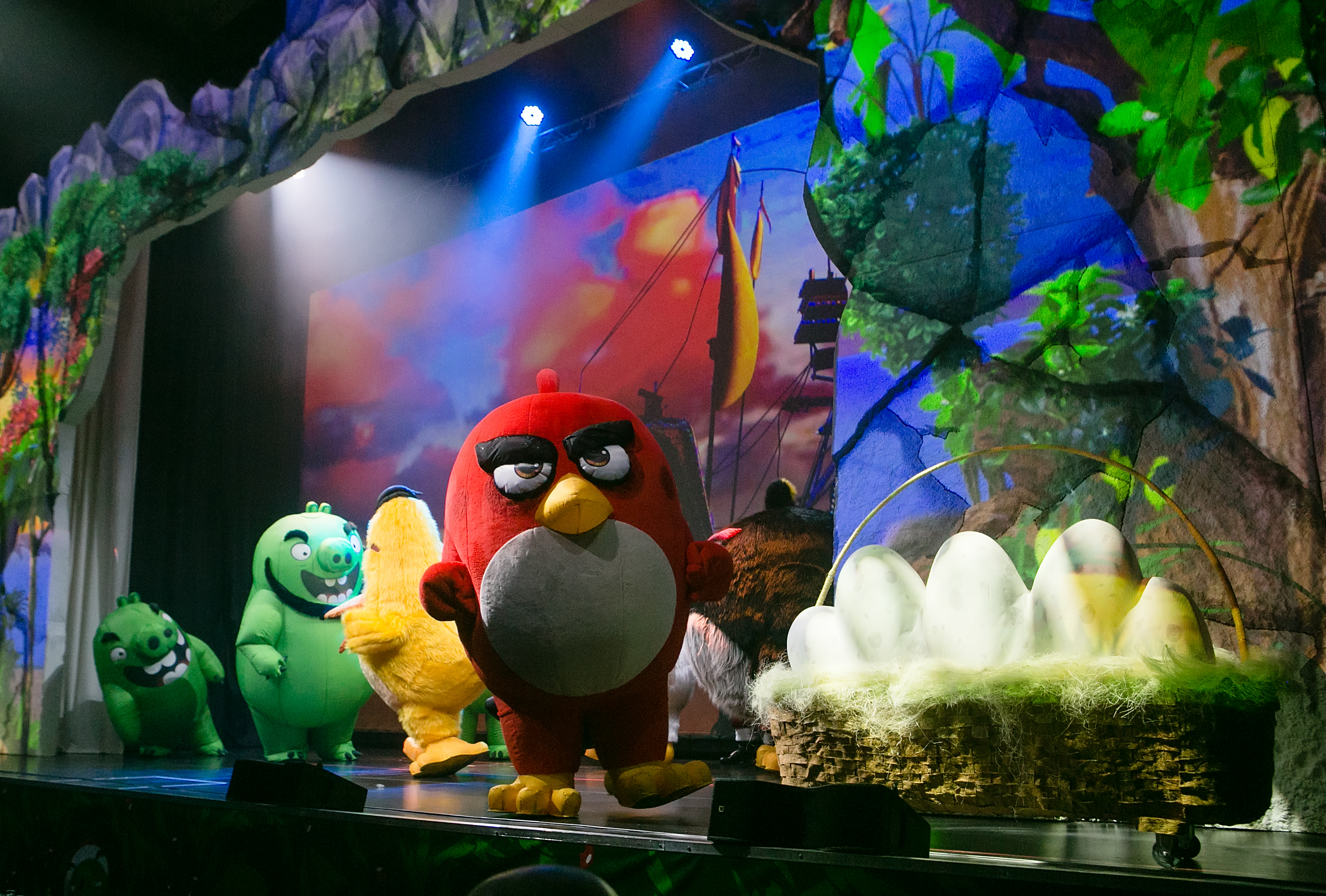 Angry Birds: спасти Новый год – афиша