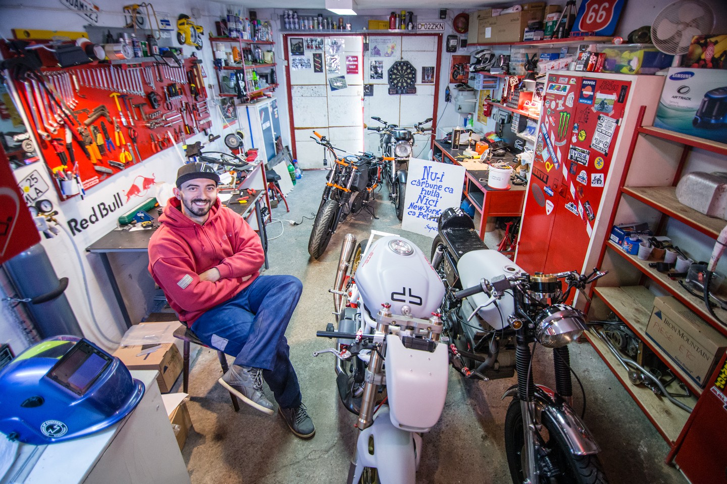 Планета Петрила – афиша