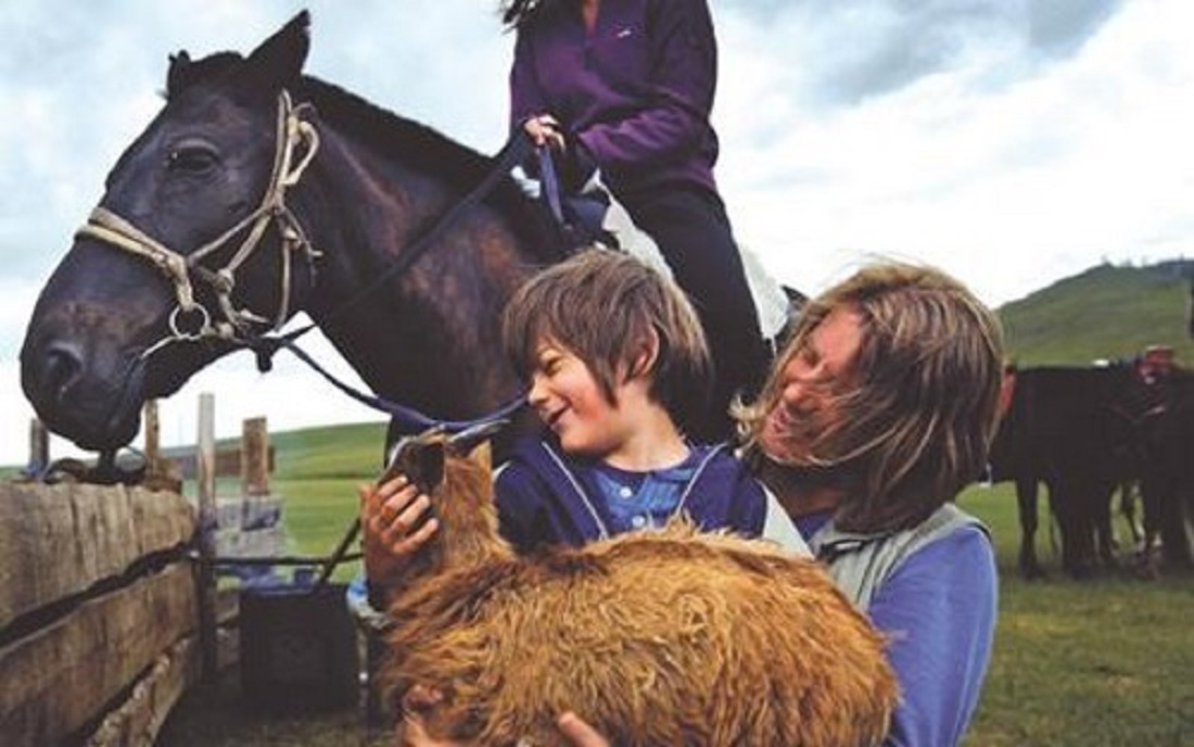 Мальчик и лошади – афиша